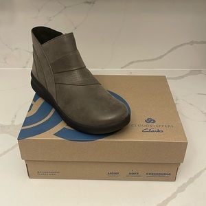 New Clarks little boots